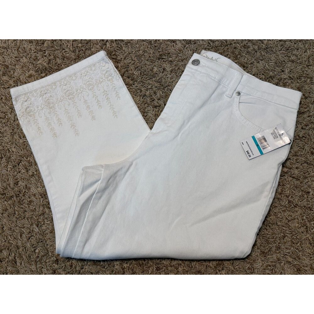Gloria Vanderbilt Amanda Capri Classic Rise White Embroidered Detail Size 16 NWT
